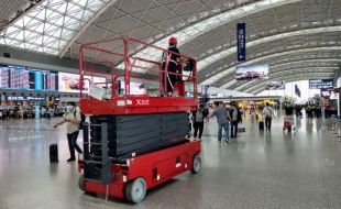 中國(guó)自行式高空作業(yè)升降平臺(tái)市場(chǎng)主流機(jī)型的“后浪”-品牌廠家迅特