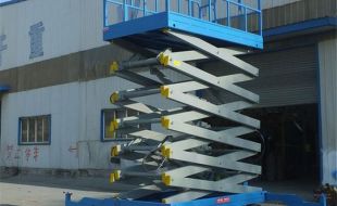 電動液壓升降平臺在航空、酒店等高空作業(yè)中的優(yōu)勢